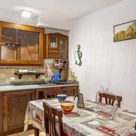 Valtournenche, Monolocale In Centro Вальтурнанш